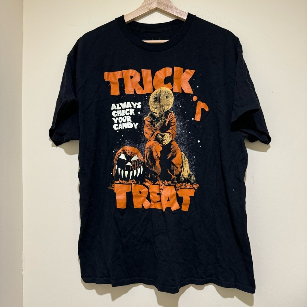 Men’s Unisex Trick R’ Treat Spirit Orange Sam Halloween Graphic T-Shirt Size: XL